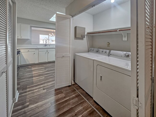 Building Photo - Stylish 2-Bedroom, 2-Bath End-Unit Condo i...