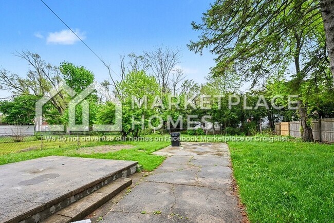 Building Photo - 18276 Oakfield Ave