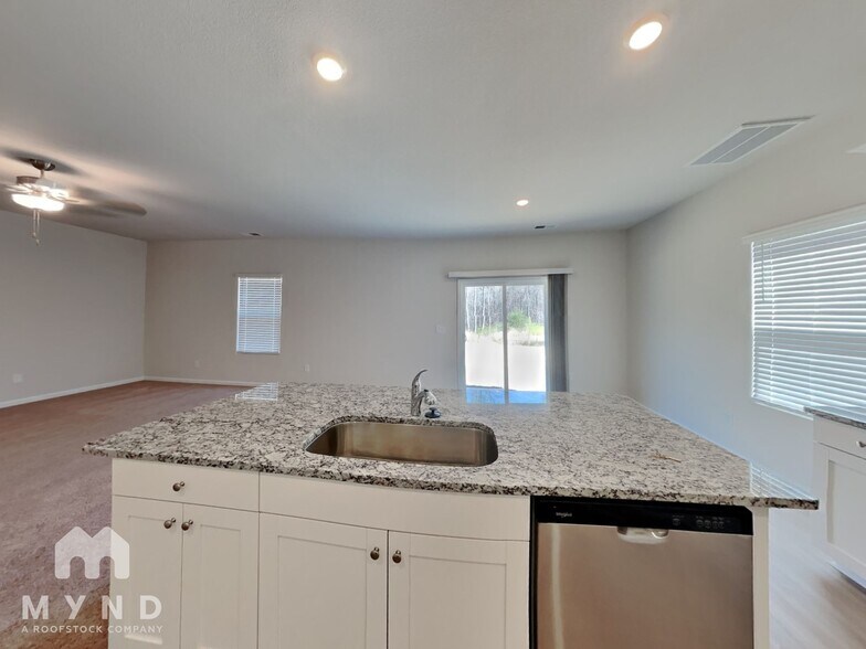 Building Photo - 112 Warwick Dr