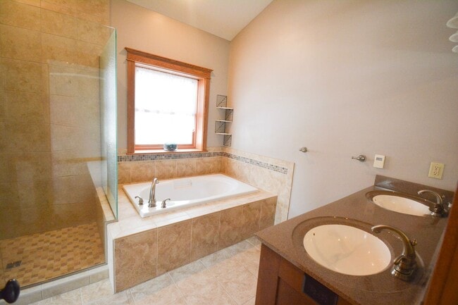 Building Photo - ALL UTILITIES PAID-NO LAWN CARE 4-Bedroom Home with Spacious Master Suite & Country Charm