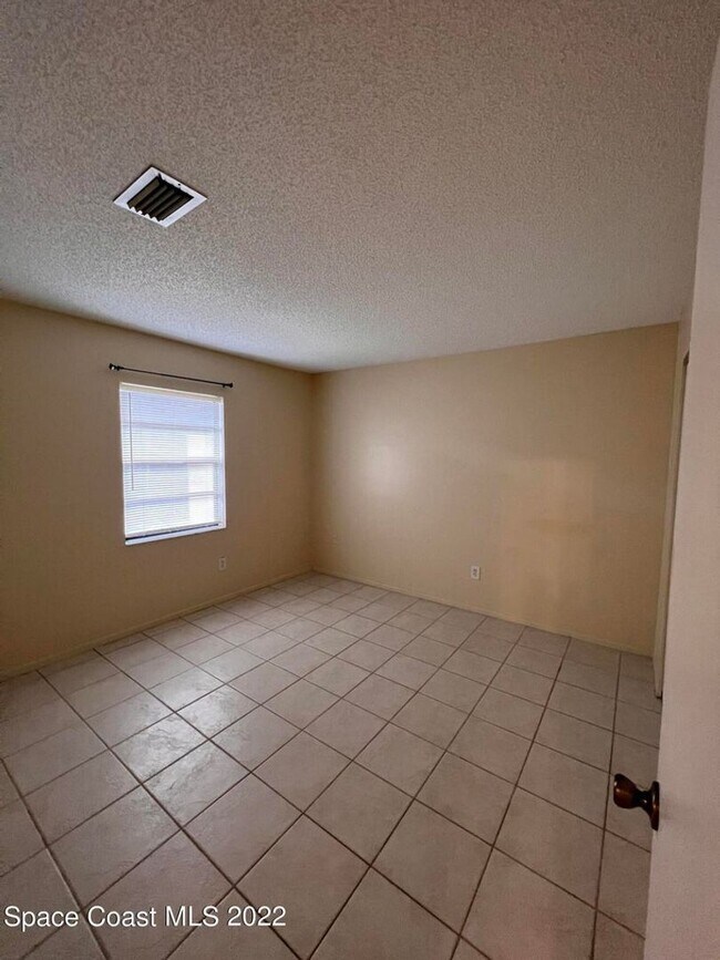 Building Photo - 1675 Jack Oates Blvd