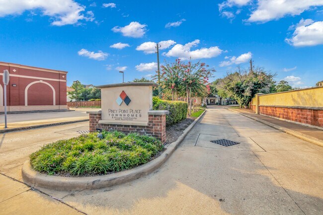 Building Photo - 9200 Westheimer Rd