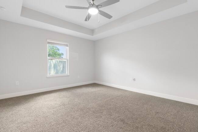 Building Photo - 8422 Rose Ave