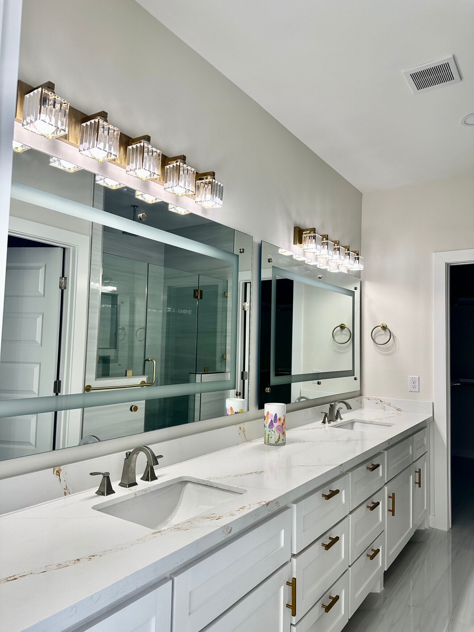 Building Photo - 6108 Mackenna Dr