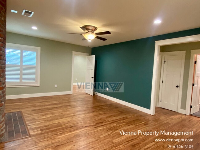 Building Photo - 5668 11th Ave