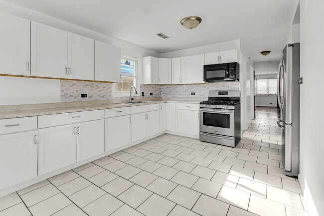 Building Photo - 403 Prairie Ave