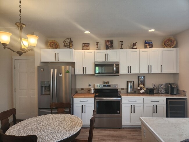 Building Photo - 1034 SE Hamilton Rd