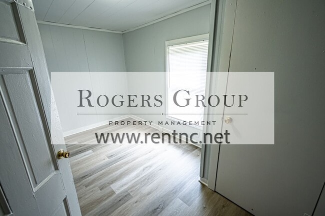 Building Photo - 617 Roberson St