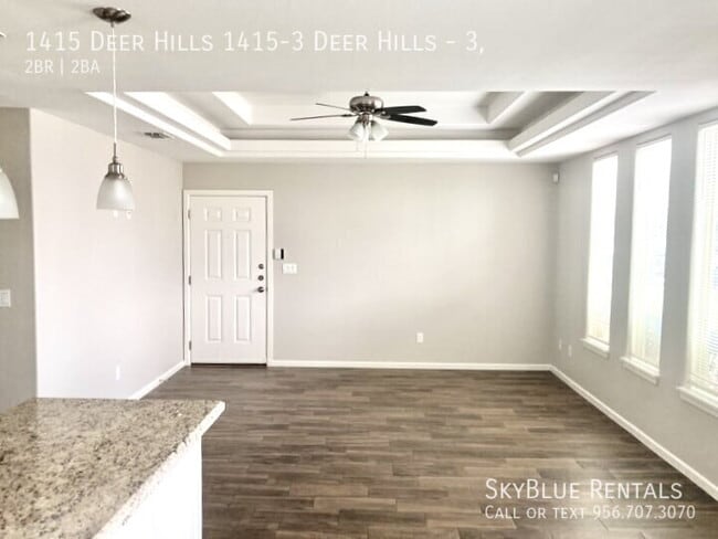 Building Photo - 1415 Deer Hls