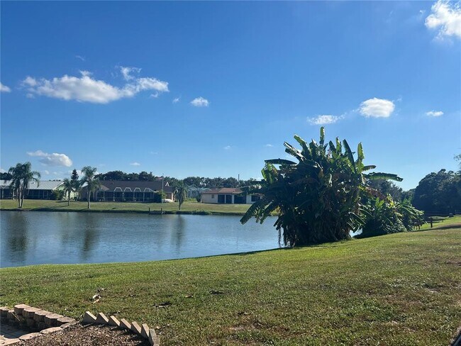 Building Photo - 470 Strasburg Dr