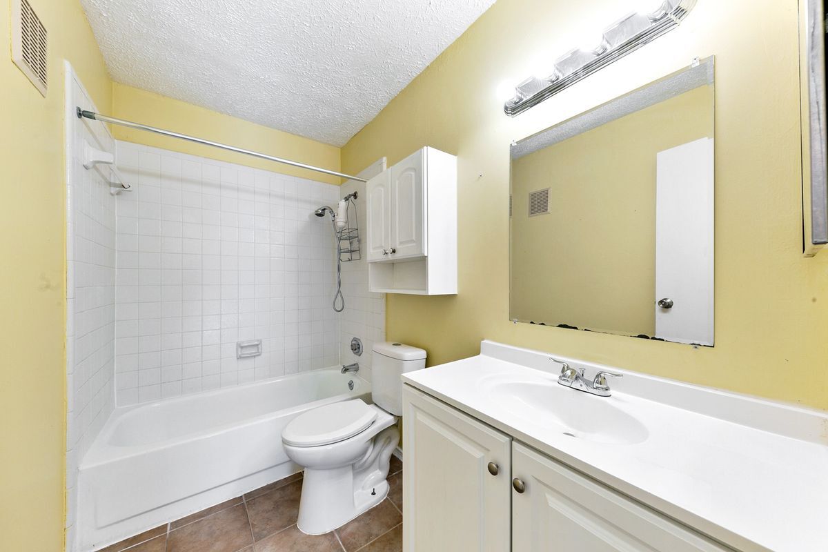 Building Photo - 6500 Sands Point Dr