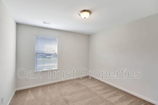 Building Photo - 215 Goshen Rd