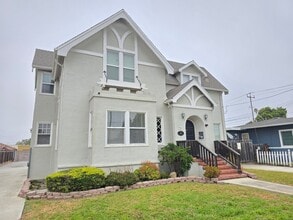 Building Photo - 306 Central Ave
