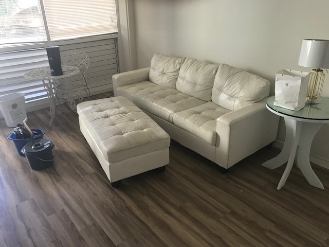 Building Photo - 425 Ena Rd