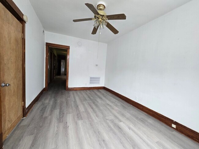 Building Photo - 3024 W 40th St