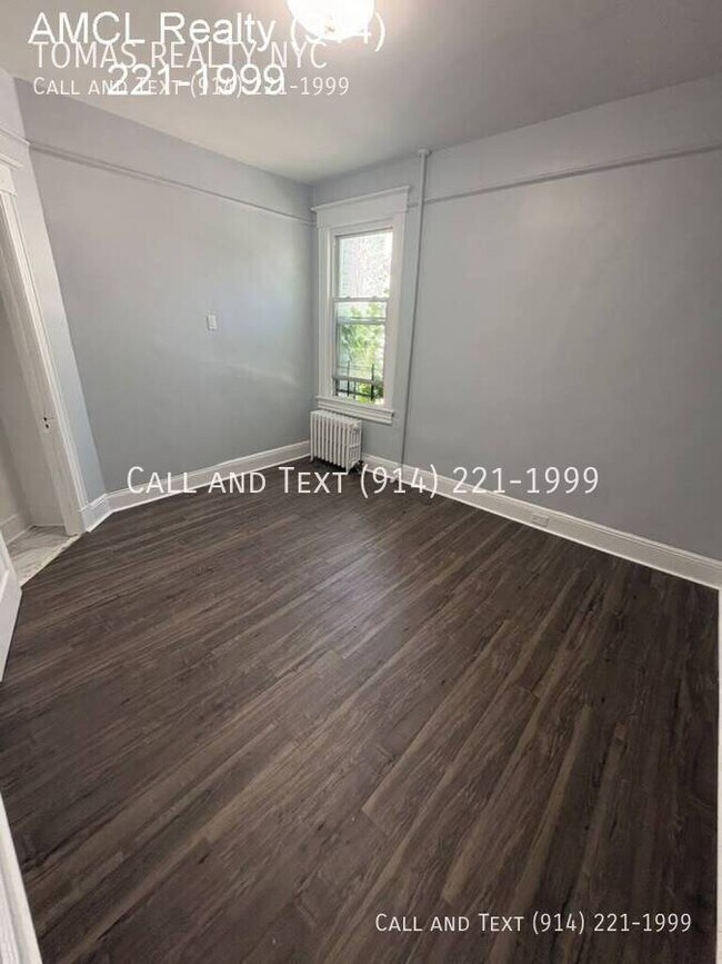 Building Photo - 127 Stanley Ave