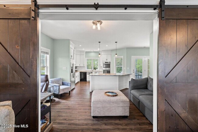 Building Photo - 258 Pearson Cir