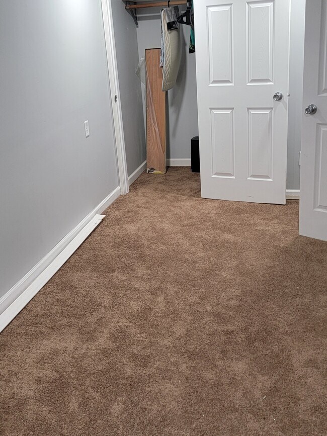 Building Photo - 5814 46th Ave S