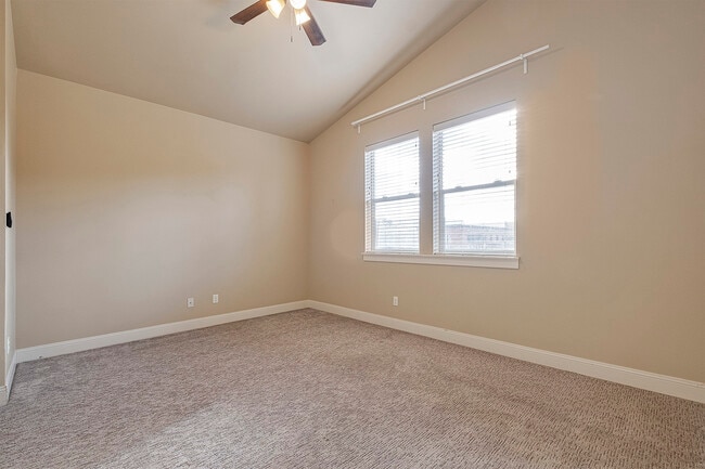 Building Photo - 14427 SW Meridian St