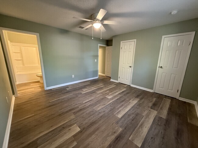Building Photo - 1725 Kathleen Dr