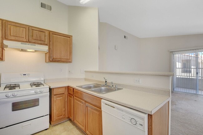 Building Photo - Adorable 2 Bedroom Condo