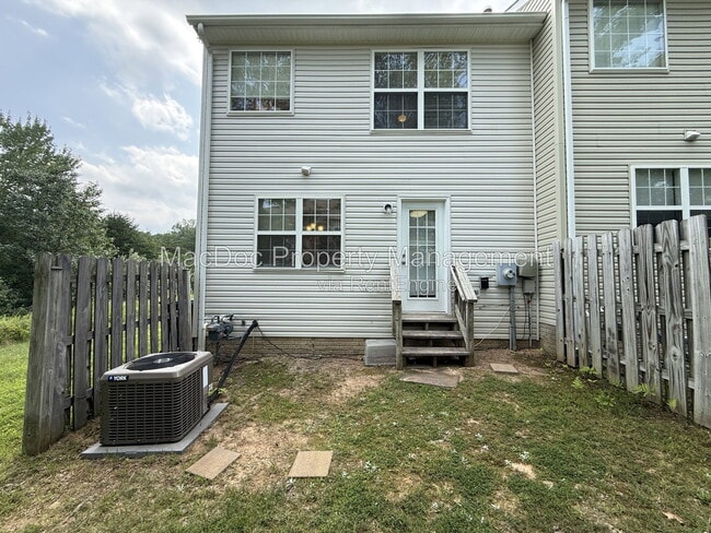 Building Photo - 219 Merrill Ct