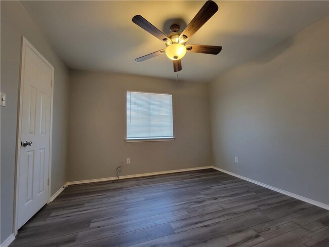 Building Photo - 1001 Acanthus St