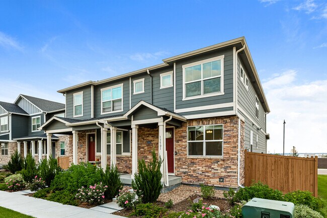 Building Photo - Bright 3-Bedroom End-Unit Townhome