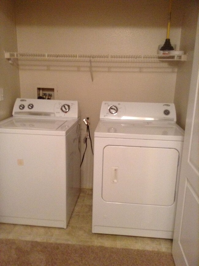 Building Photo - Constanso Ave. 202