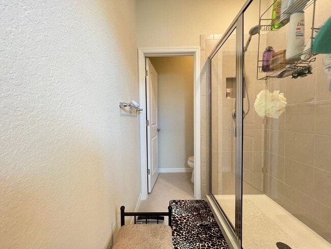 Building Photo - Spectacular Contemporary Style 3 br, 2.5 bath House - Ready for YOU!!