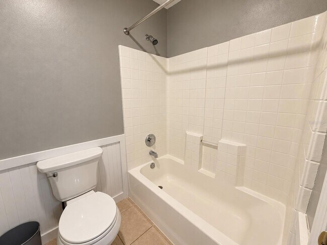 Building Photo - 895 Hacienda Cir