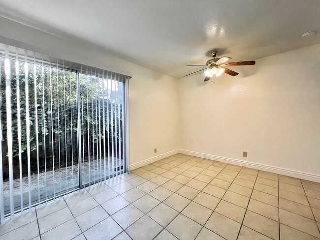 Building Photo - Apartment for Rent