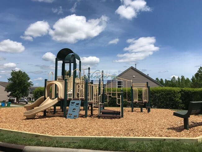 Building Photo - Canterfield in Harrisburg - Great 4 Bed, 2...