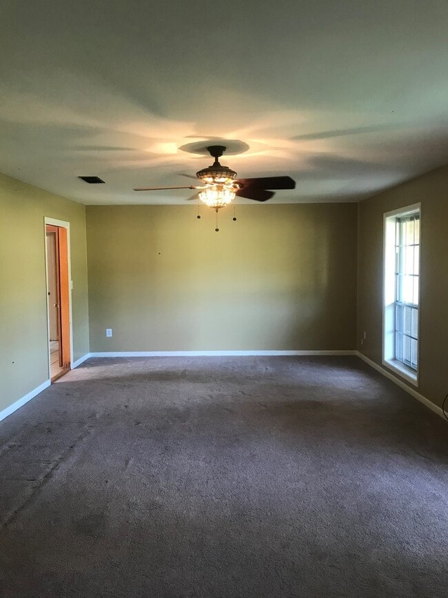 Building Photo - 3213 Hatcher Rd