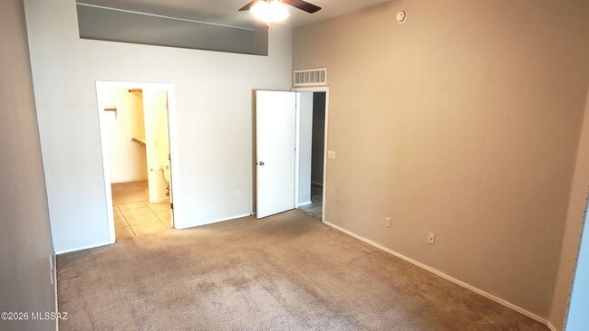 Building Photo - 2155 E Calle Gran Desierto