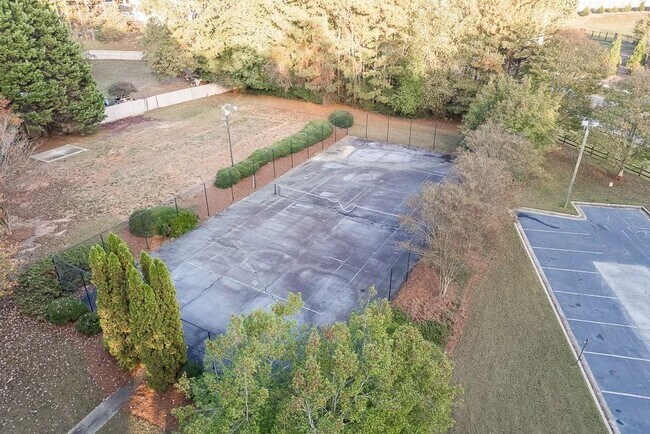 Building Photo - 3151 Greenbrier Ct