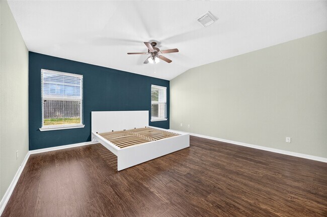 Building Photo - 18211 Doral Rock Ct