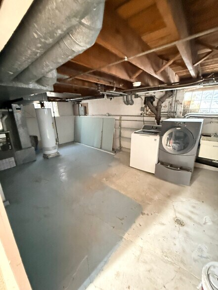 Building Photo - 4144 Park Ave