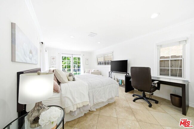 Building Photo - 4115 Laurelgrove Ave