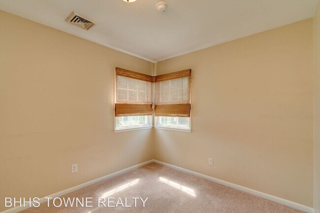 Building Photo - 3 br, 1 bath House - 133 Drew Road