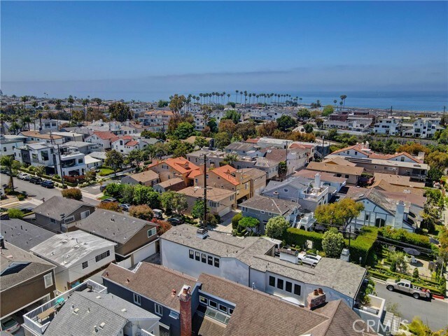 Building Photo - 425 Dahlia Ave