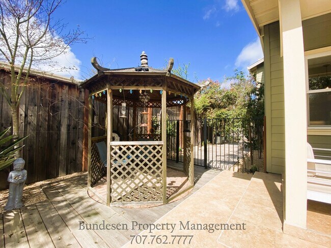 Building Photo - 1581 Cali Ln