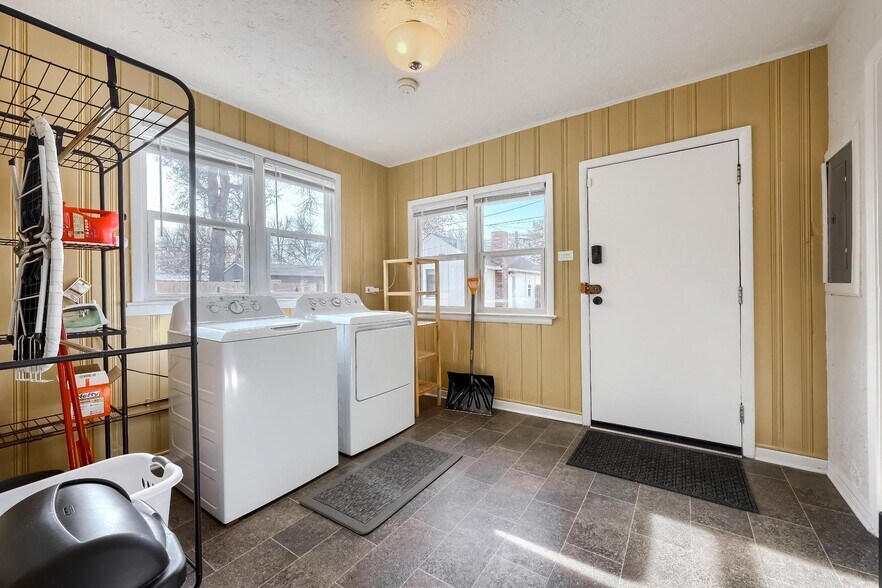 Building Photo - 3039 S Bannock St