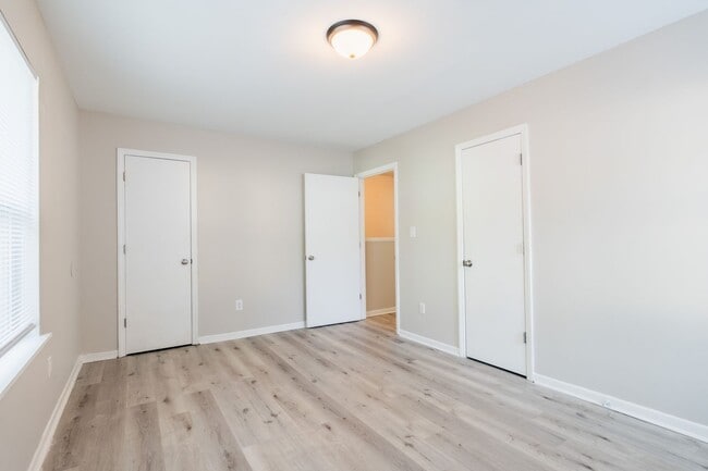 Building Photo - 610 Hilltop Dr
