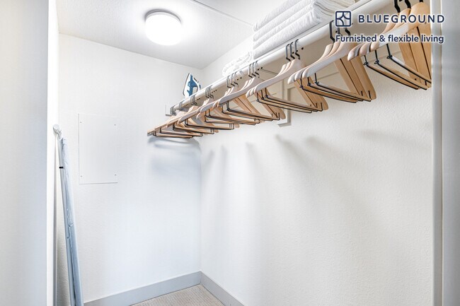 Building Photo - 14035 Tahiti Way