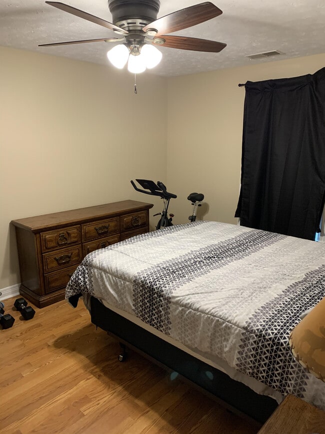 Building Photo - 7833 Andee Ln