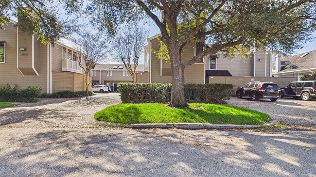 Building Photo - 1211 Jackson Blvd