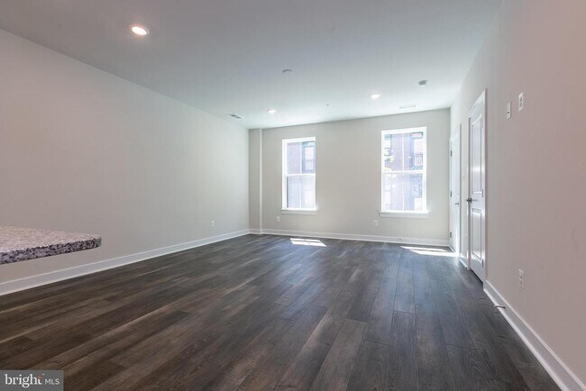 Building Photo - 2328 Water Promenade Ave