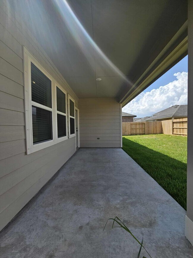 Building Photo - 8419 Tranquil Bay Ct