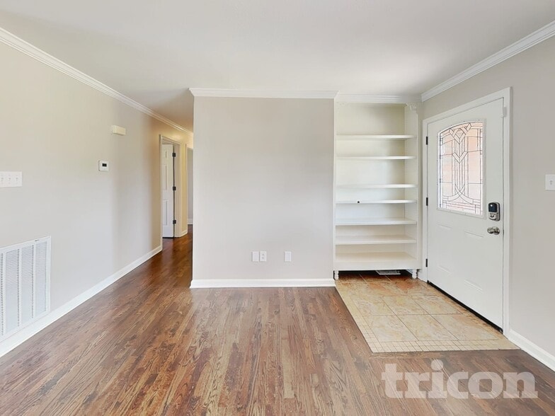 Building Photo - 137 Deercroft Dr